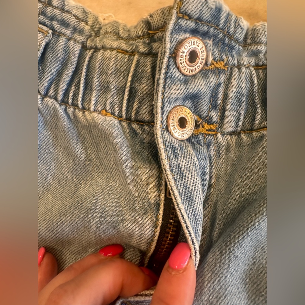 EUC Zara Size 8 Denim Blue Women's Frayed Shorts Paperbag Waist Style - Picture 7 of 9